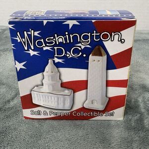 Vintage 1950's WASHINGTON MONUMENT & US CAPITOL BUILDING Salt and Pepper Shakers